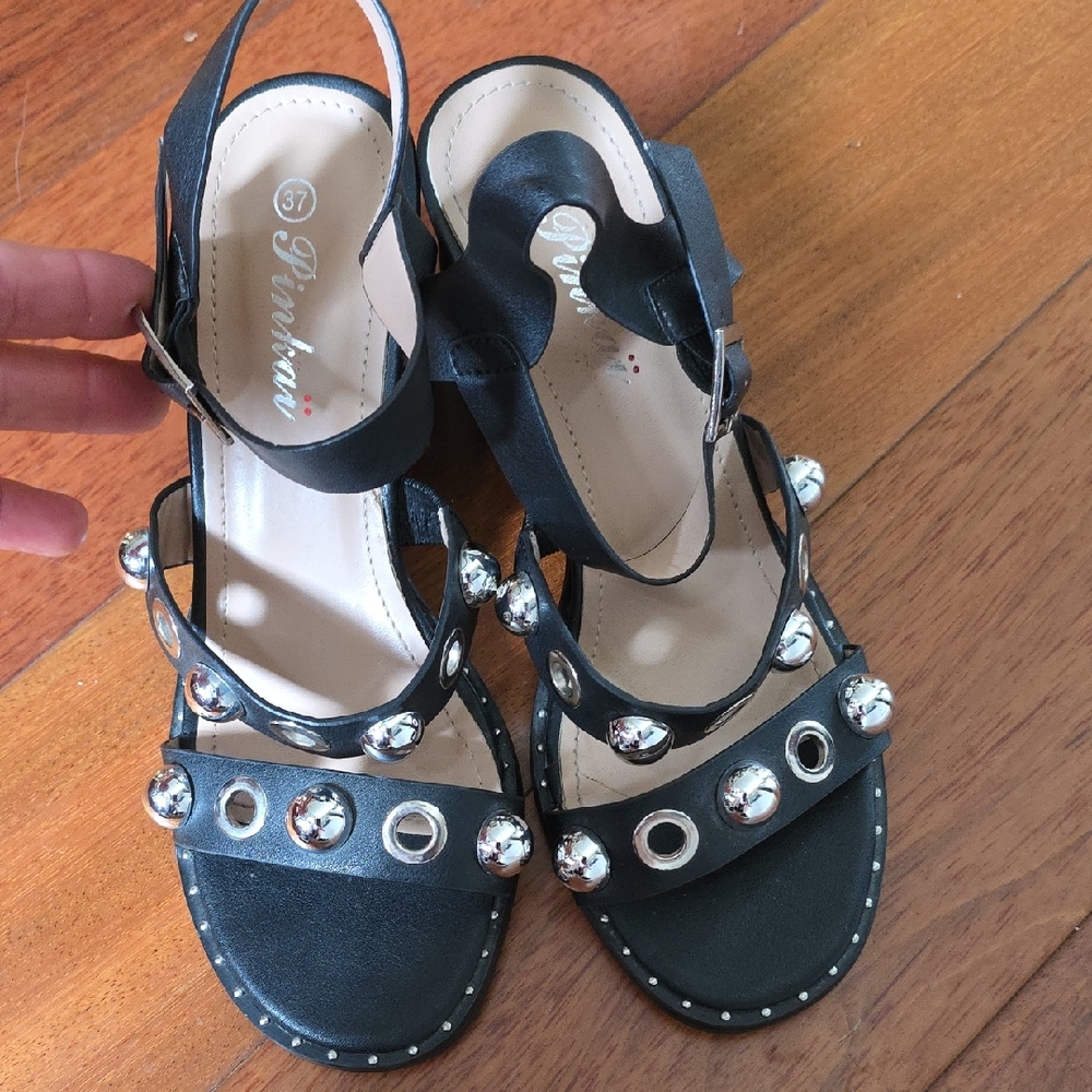 Pinkai Black Leather Sandal With Funny Silver Accents